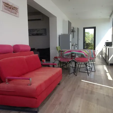 Maison St Mandrier Holiday home *