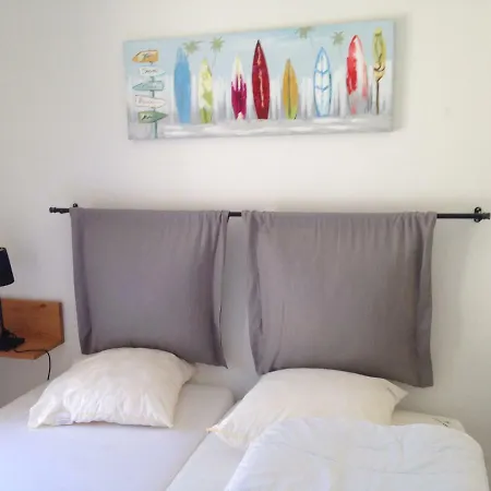 Maison St Mandrier بيت للعطل